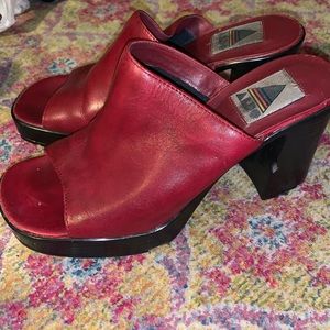 🥀 Vintage Aldo Clogs